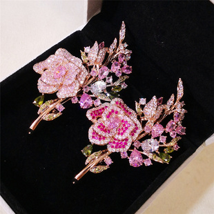 韩饰品微镶锆石粉色玫瑰花蔷薇胸针奢华立体山茶花秋冬二戴女叶子