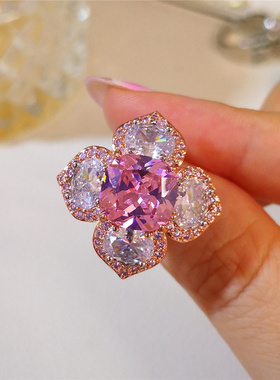 肥方粉四瓣花朵戒指奢华超闪