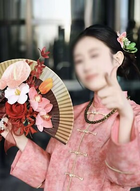 新婚领证手捧花新娘结婚高级感