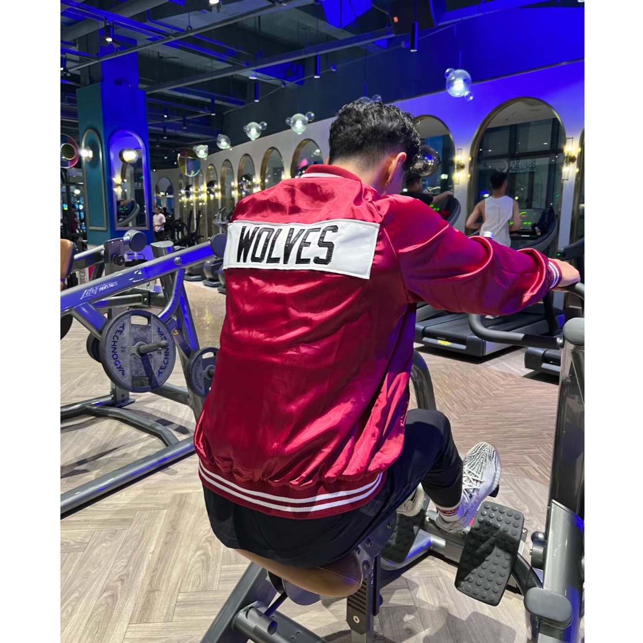 六折特价DARCSPORT WOLVES真丝绒外套刺绣男运动休闲宽松棒球夹克