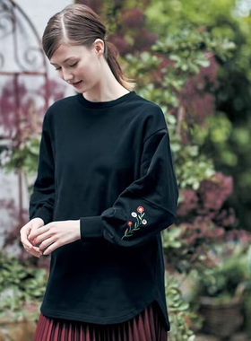 日系千家秋季新款女士长袖卫衣黑色田园花朵刺绣S79宽松显瘦圆领