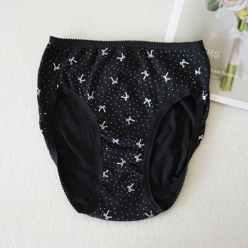 日单纯棉女士蕾丝边三角内裤