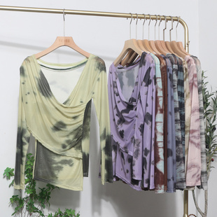 V领横杠交叉压褶不规则长袖网纱上衣 扎染花色修身套头T恤衫女秋