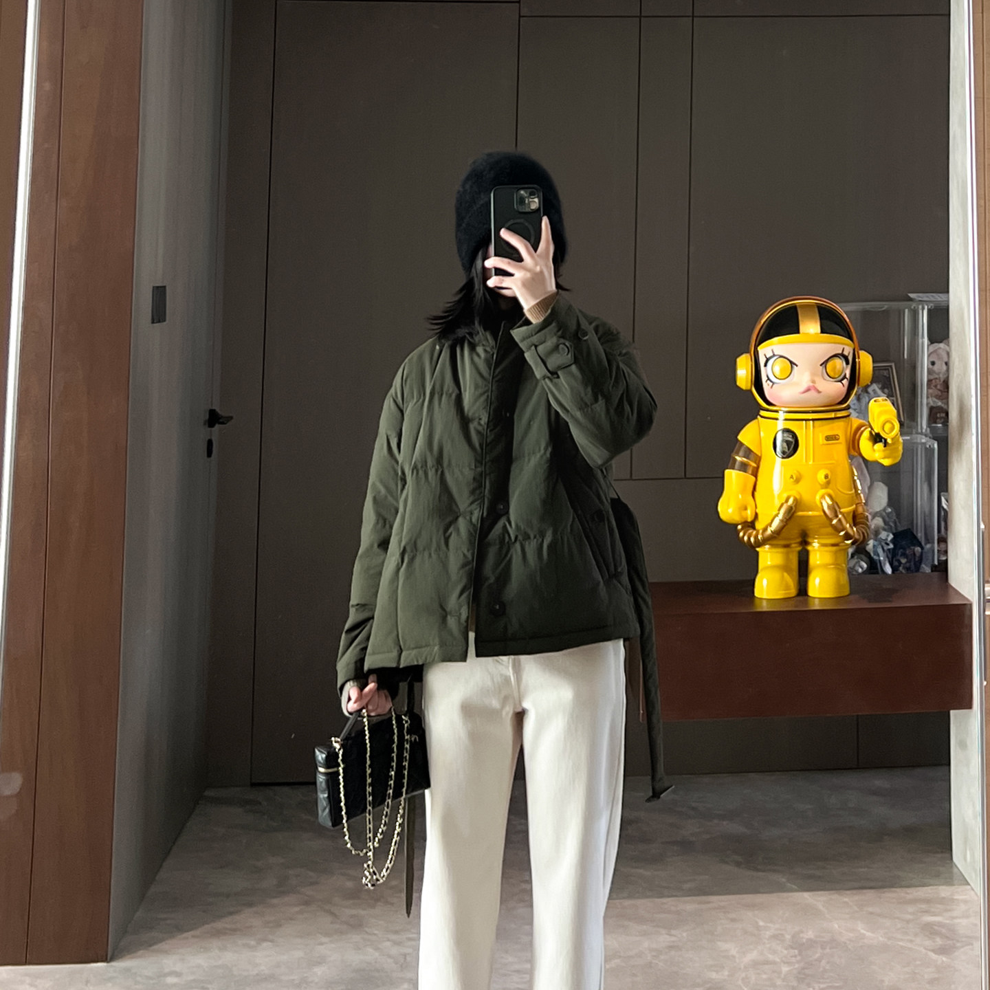 95白鹅绒灯芯绒翻领腰带羽绒服