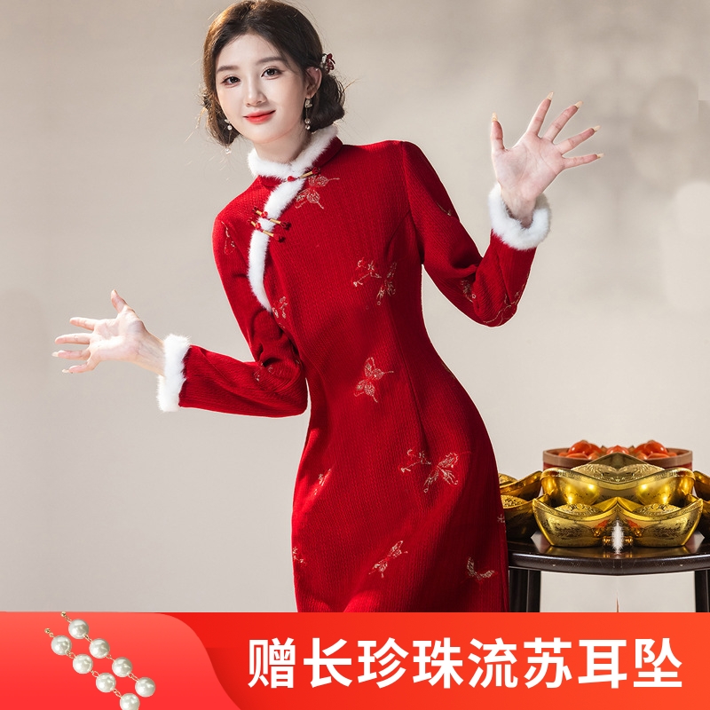 新式旗袍2025秋冬款中国风优雅气质短款雪尼尔加绒加厚修身显瘦红