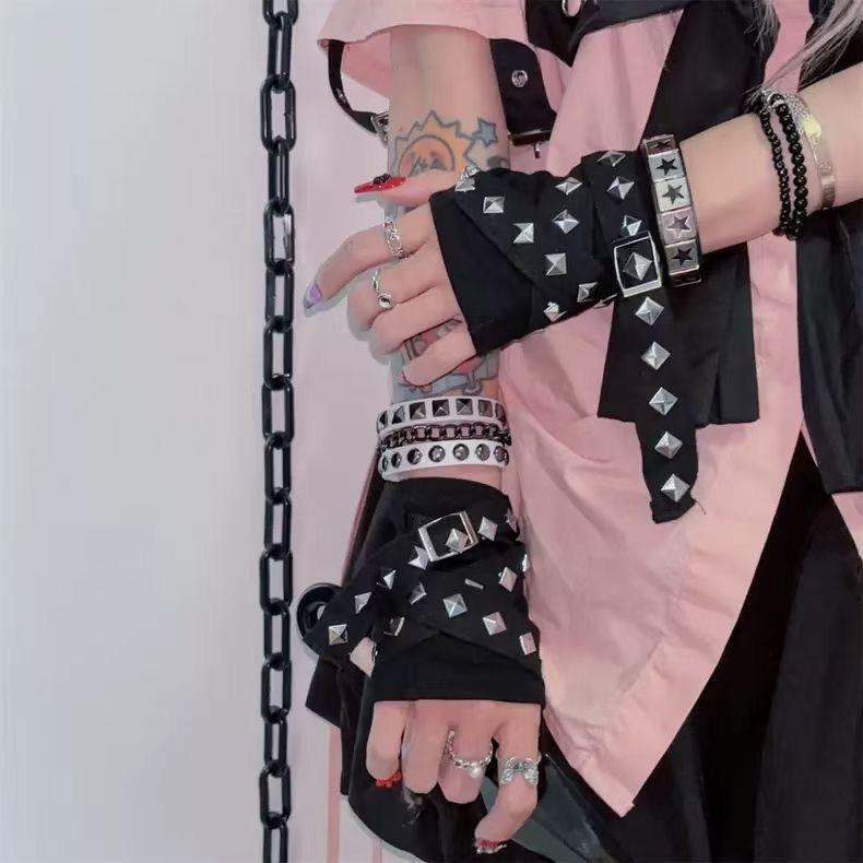 Lolita暗黑朋克风万圣节哥特绑带半指皮手套辣妹机能露指军酷个性