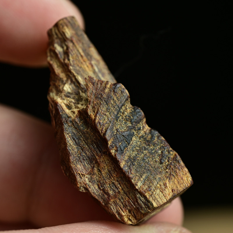 珍藏级天然老料千年矿化越南芽庄白奇楠沉水沉香吊坠原材小块挂件
