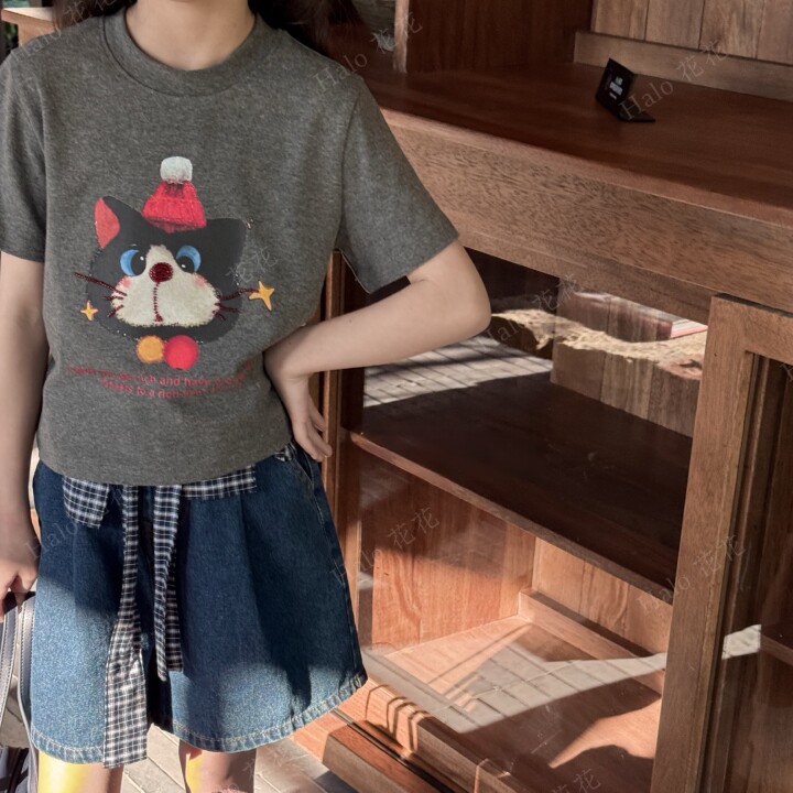 波拉韩国童装2026夏女童休闲短袖洋气可爱小帽子猫咪软萌童趣T恤