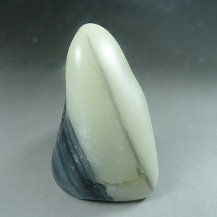 和田玉籽料原石171克玉石天然随形原籽原料黑白分明白玉青花把件E