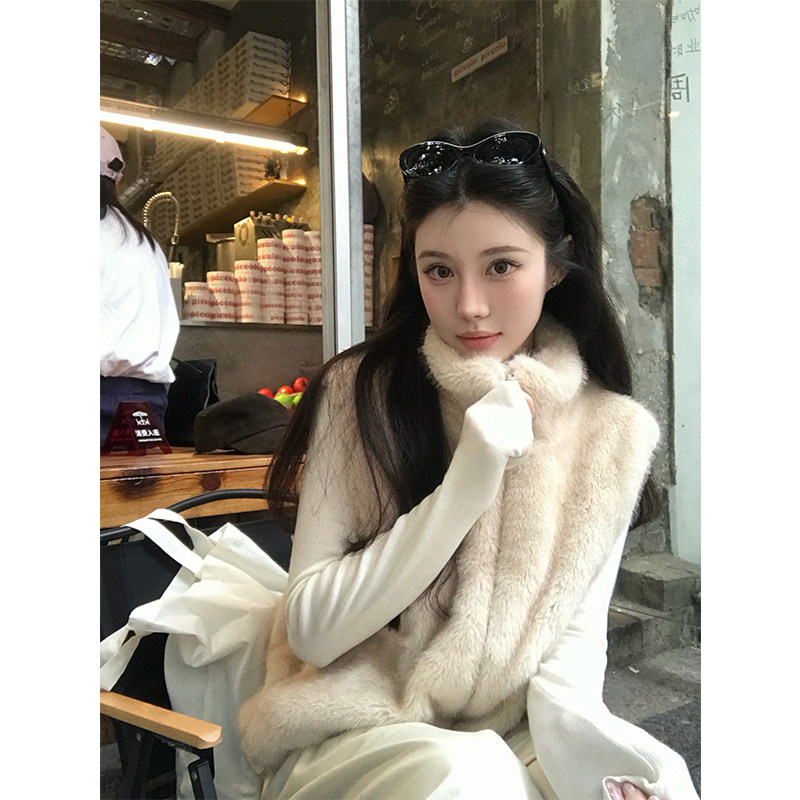 VASSE美蟹富家千金私服立领环保皮草秋冬女简约高级保暖毛绒马甲