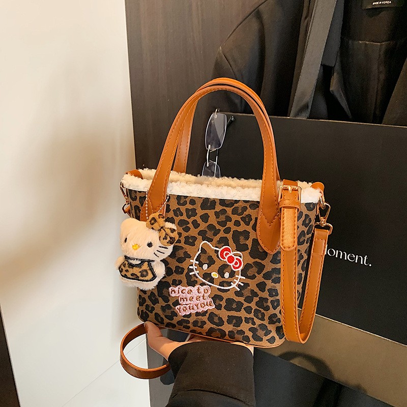 小众麂皮绒水桶包女毛单肩