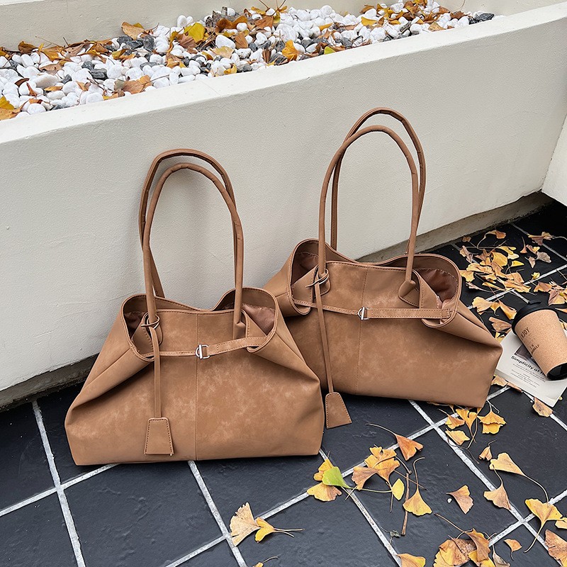 秋季皮带扣装饰腋下包女新