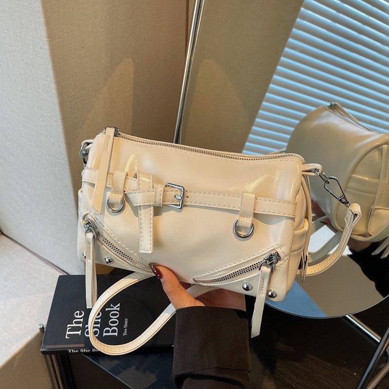 跨境潮酷机车包时尚枕头包2026新款简约腋下包包女通勤单肩斜挎包,箱包皮具/热销女包/男包,胸包,淘宝优惠券,粉丝福利购,淘宝优惠卷