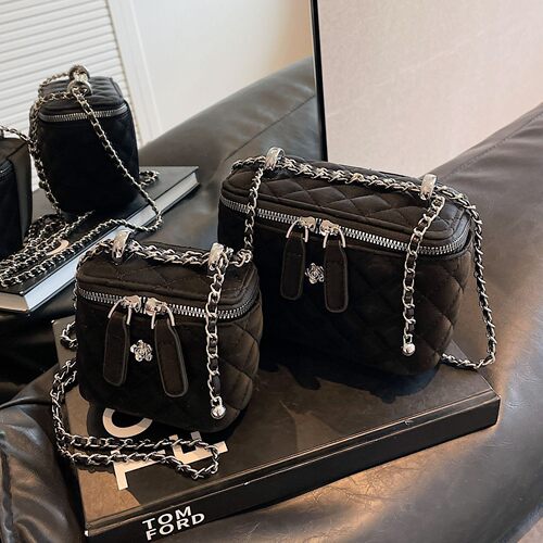 菱格绣线盒子包女2026新款