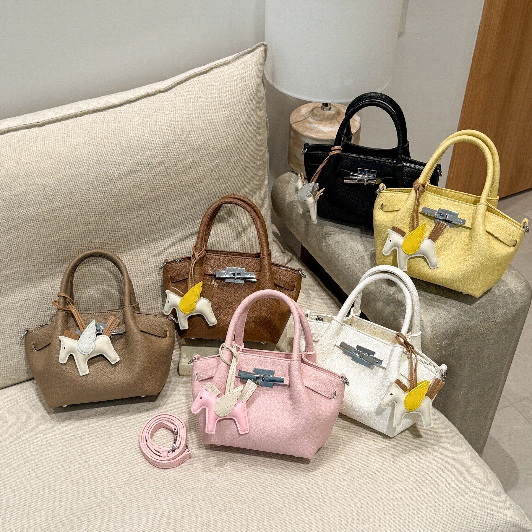 高级感小众包包女式2026新款春夏季韩版休闲斜挎包超火手提水桶包