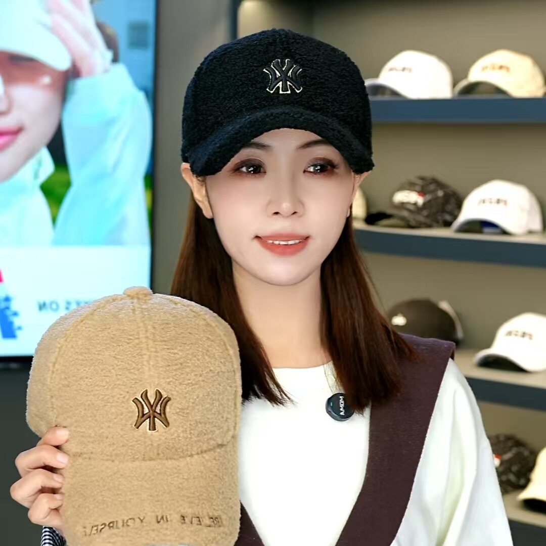 MLBLEATOO毛绒帽子男女字母冬季保暖刺绣棒球帽女护耳保暖鸭舌帽