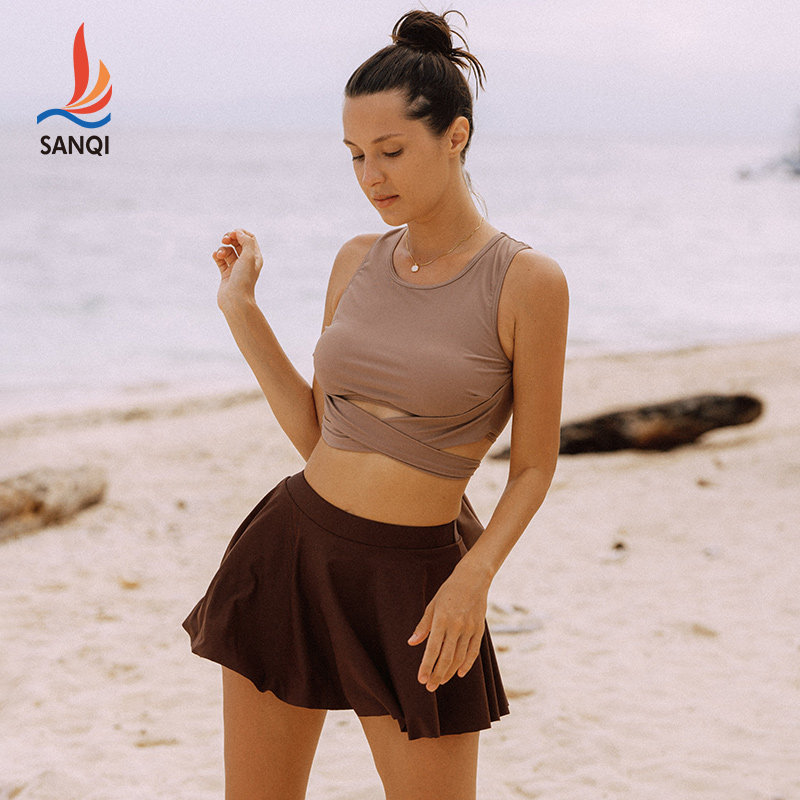 三奇知性层次高级感背心露腹裙式分体泳衣女2024新款温泉度假泳装