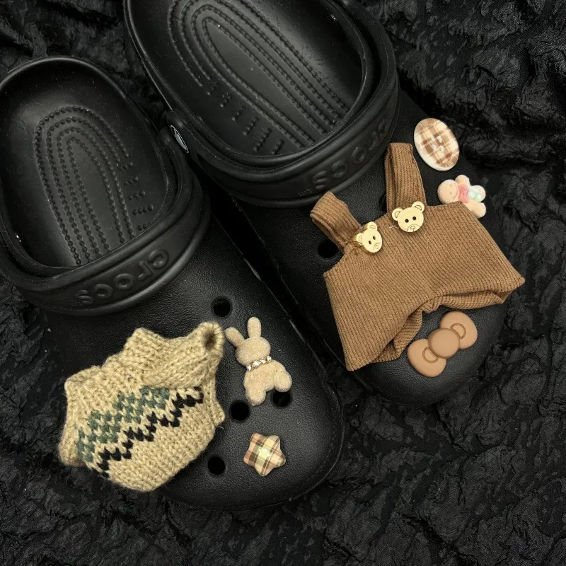 棕色系毛衣背小熊带裤时尚鞋配饰原创diy鞋扣纽扣钻链兔子鞋花