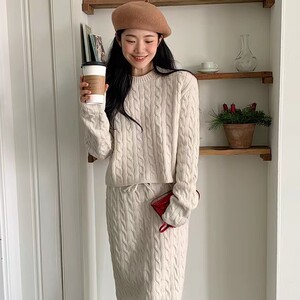 韩版IMS小众设计感麻花甜美圆领套头上衣橡筋高腰减龄半裙套