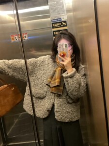 小香风复古羊羔毛短款女外套秋冬季温柔韩系韩剧高级感两件套装裙