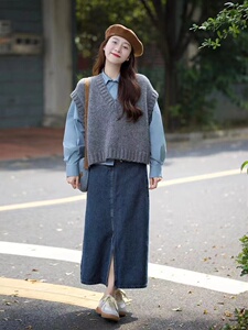 2023年秋冬季新款女装穿搭一整套高级感灰色针织马甲衬衫牛仔裙