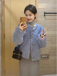 冬季2023新款爆款高级感超好看小香风羊羔毛绒蓝色短款外套女秋冬