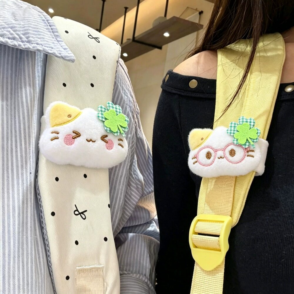 四叶草猫咪毛绒书包肩带挂件图片