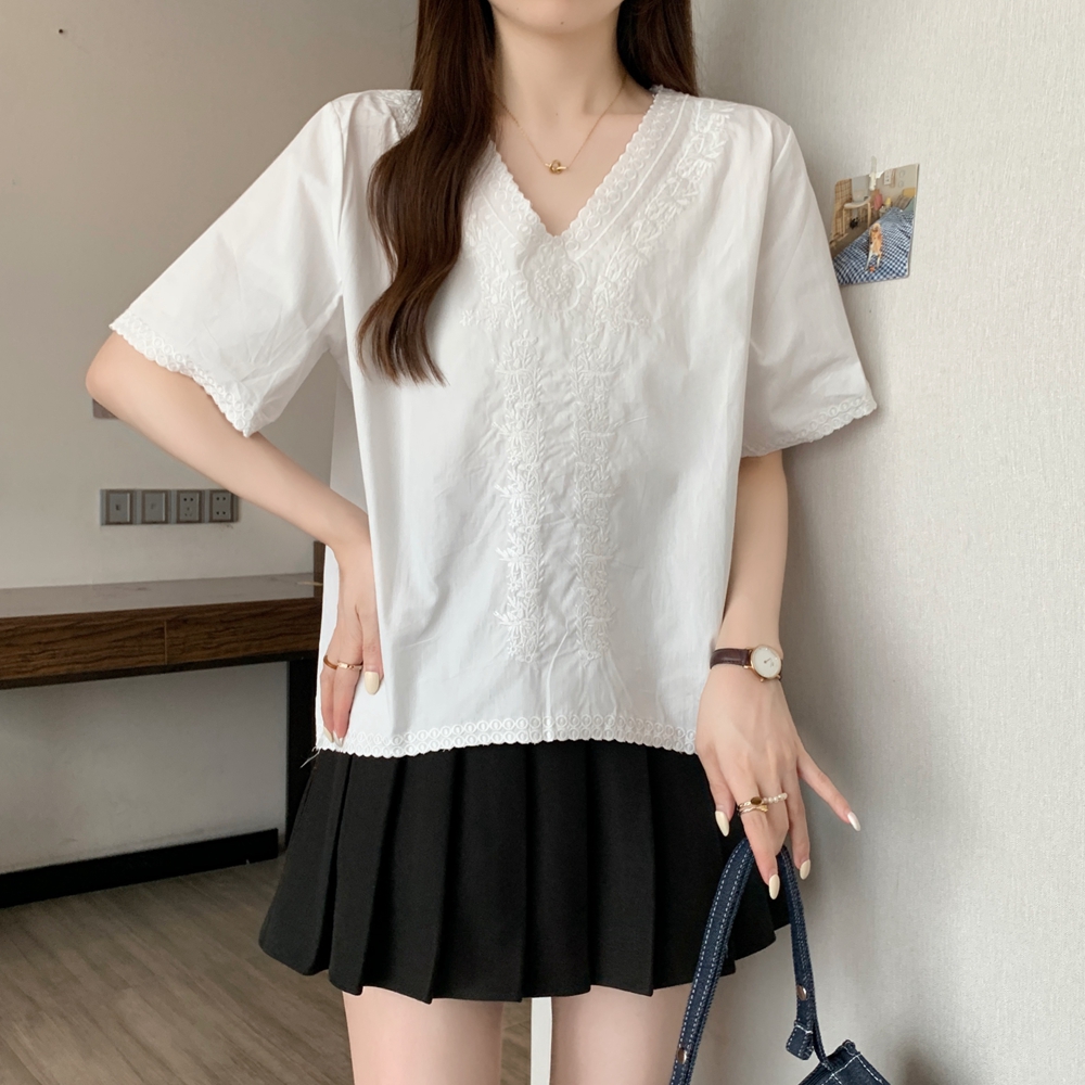 夏装大码女装重工刺绣V领上衣