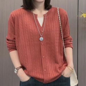 宽松显瘦【80-200斤】假两件套头毛衣女秋冬洋气减龄打底衫上衣潮
