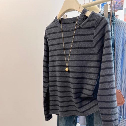 撞色条纹别致针织上衣女冬