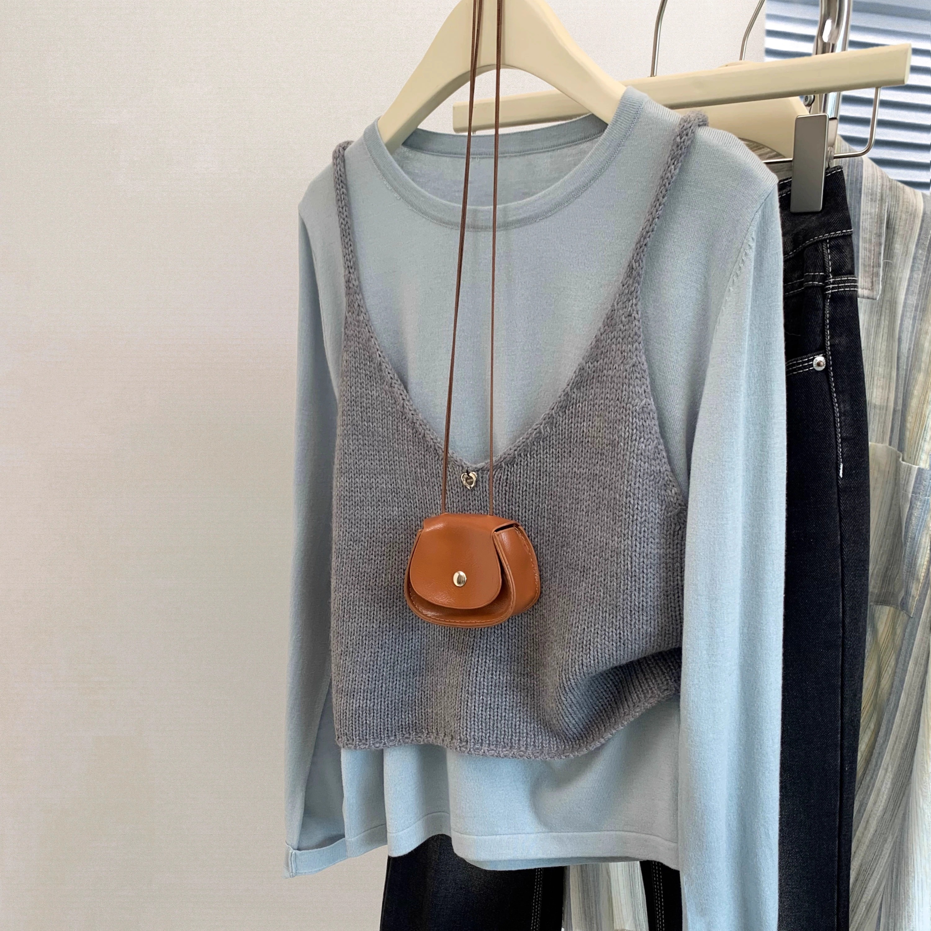 韩系假两件叠穿针织上衣女