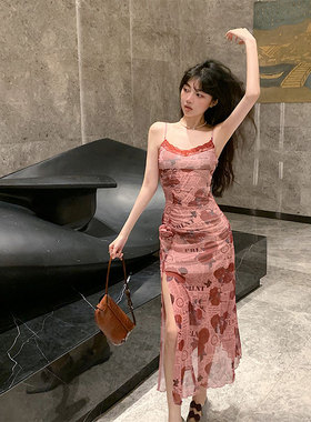 泡菜家玫瑰画报辣妹吊带紧身连衣裙女夏季性感纯欲褶皱开叉包臀裙