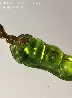 18k金橄榄石四季豆雕件稀有吊坠