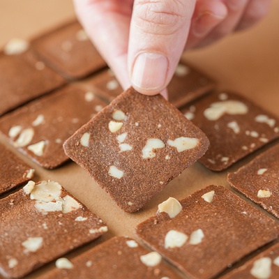 许氏醇品 布朗尼脆片饼干糖果黑巧克力坚果网红解馋健康小零食