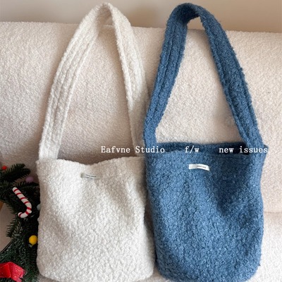 仿羊羔毛绒水桶包秋冬大容量