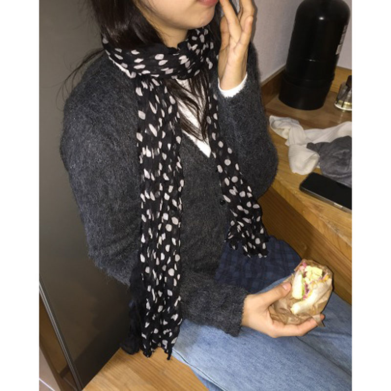 复古波点褶皱黑白纯色围巾棉麻新款女生秋冬季百搭高级感韩版