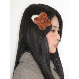 复古皮质山茶花原创定制款发夹~ins风拍摄道具可爱夸张头饰边夹