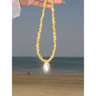 荒原原创 天然贝壳清新奶油黄高级串珠项链女小众锁骨颈链设计感