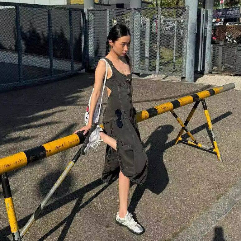 黑灰牛仔无袖露背修身连衣裙