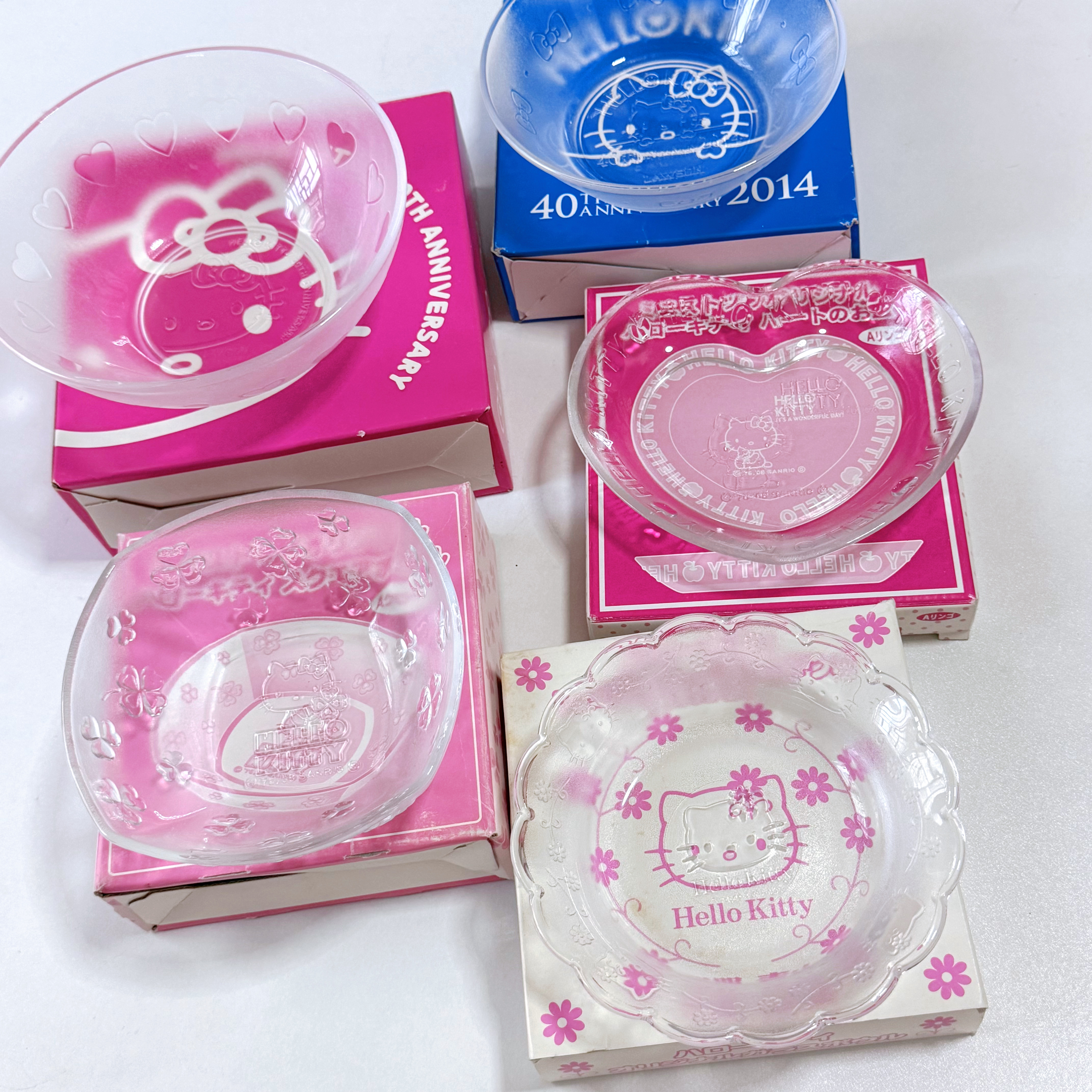 绝版Hello Kitty 40th周年玻璃盘 洋服青山玻璃小钵 三丽鸥玻璃盆图片