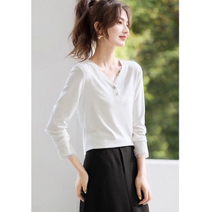 V领长袖t恤女秋冬季新款蕾丝花边拼接纽扣装饰设计百搭上衣打底衫