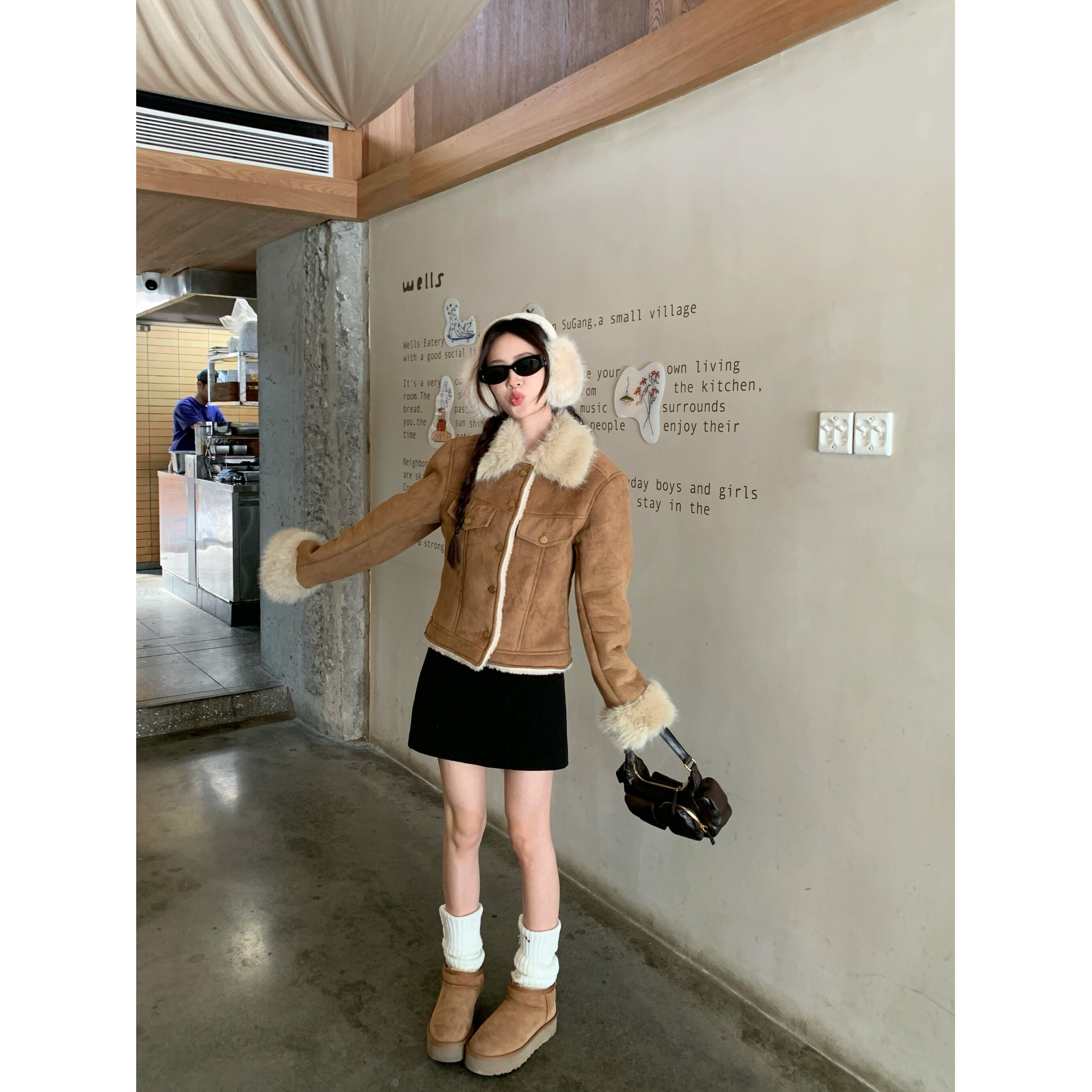 日本offcat棕色皮毛一体短款棉服外套女冬季复古加厚保暖毛毛拼接