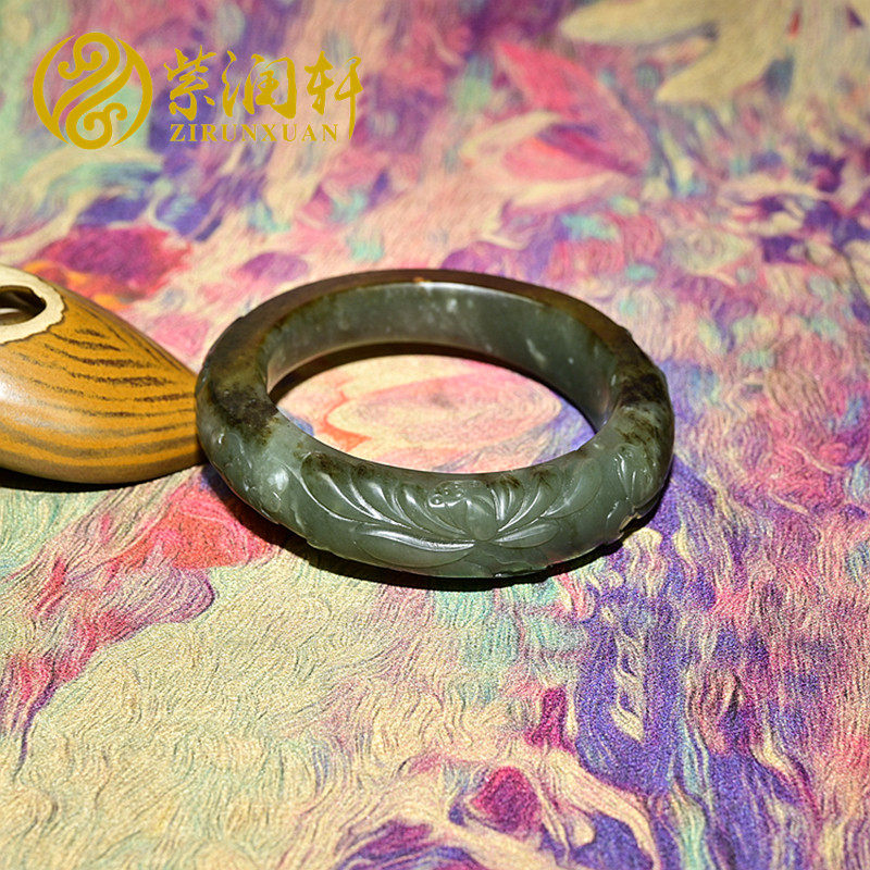 紫润轩新疆和田玉籽料沙枣青手镯54 5满皮红皮秋梨皮莲花镯传家级