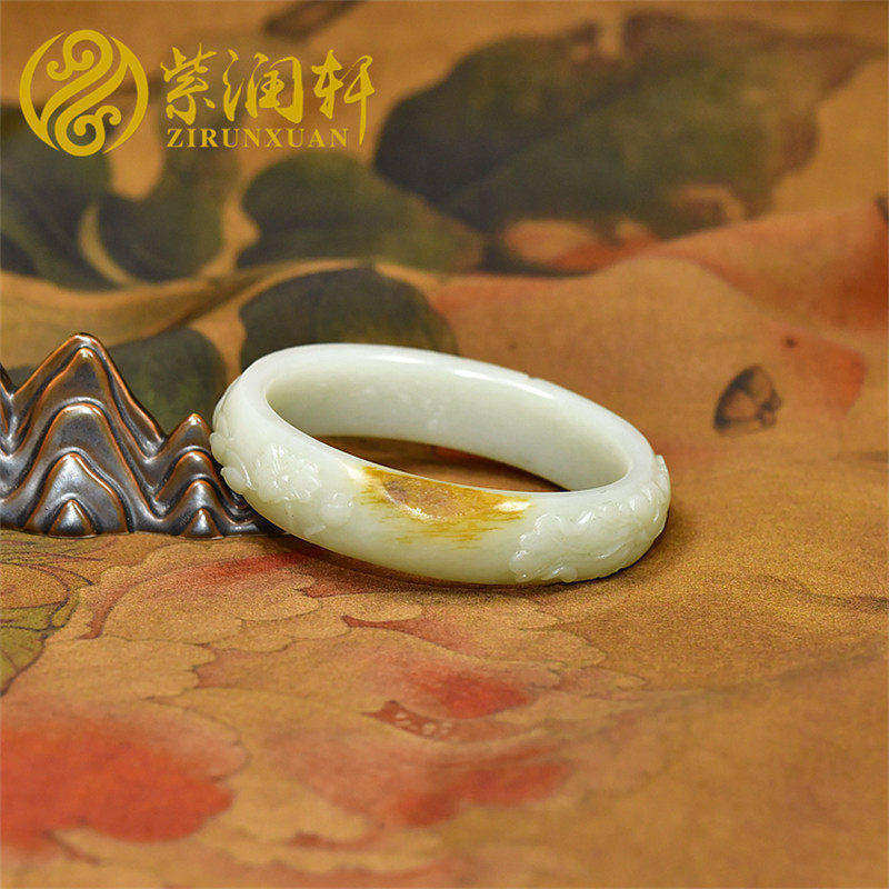 紫润轩新疆和田玉青白玉籽料手镯苏工莲花聚黄皮荷花53MM连年有余