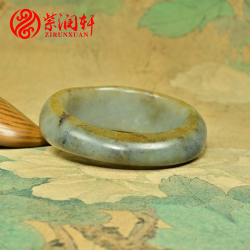 和田玉洒金皮籽料手镯满皮随形