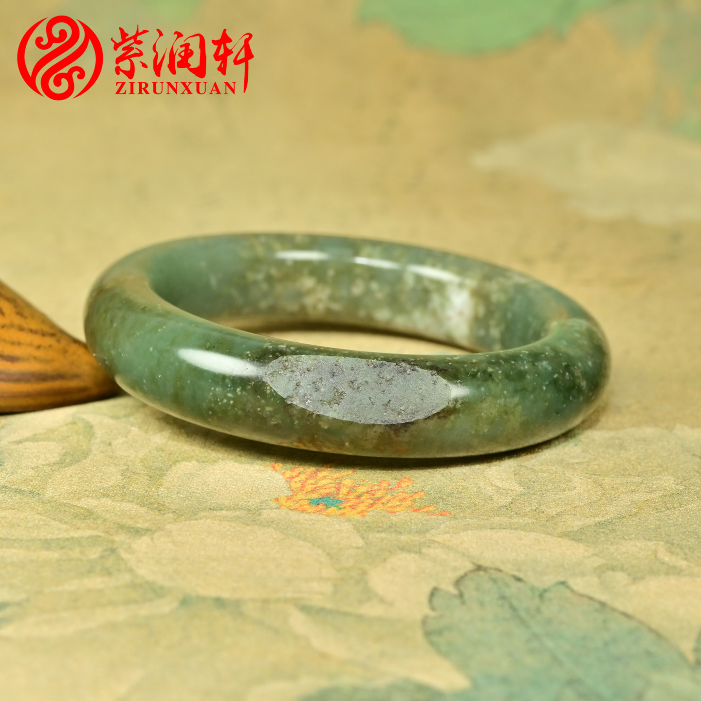 和田玉籽料手镯翠青飘沁花玉镯