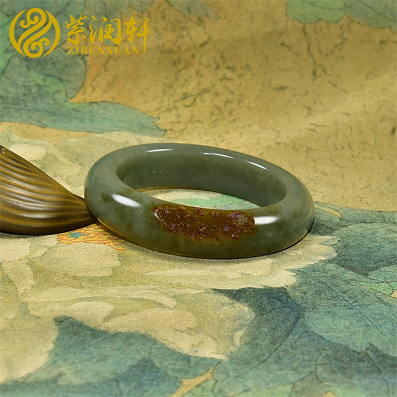 新疆和田玉青玉手镯籽料聚枣红皮