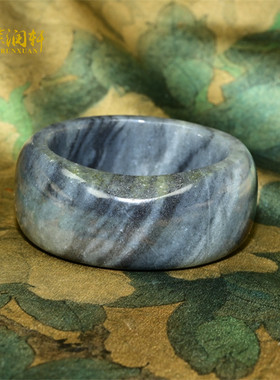 和田玉超宽条籽料手镯满皮