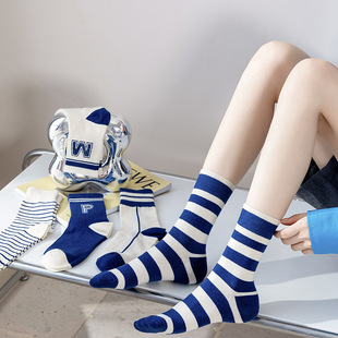 5双袜子女秋冬字母中筒袜潮流MP女袜蓝色粗纹长筒袜女式纯棉袜