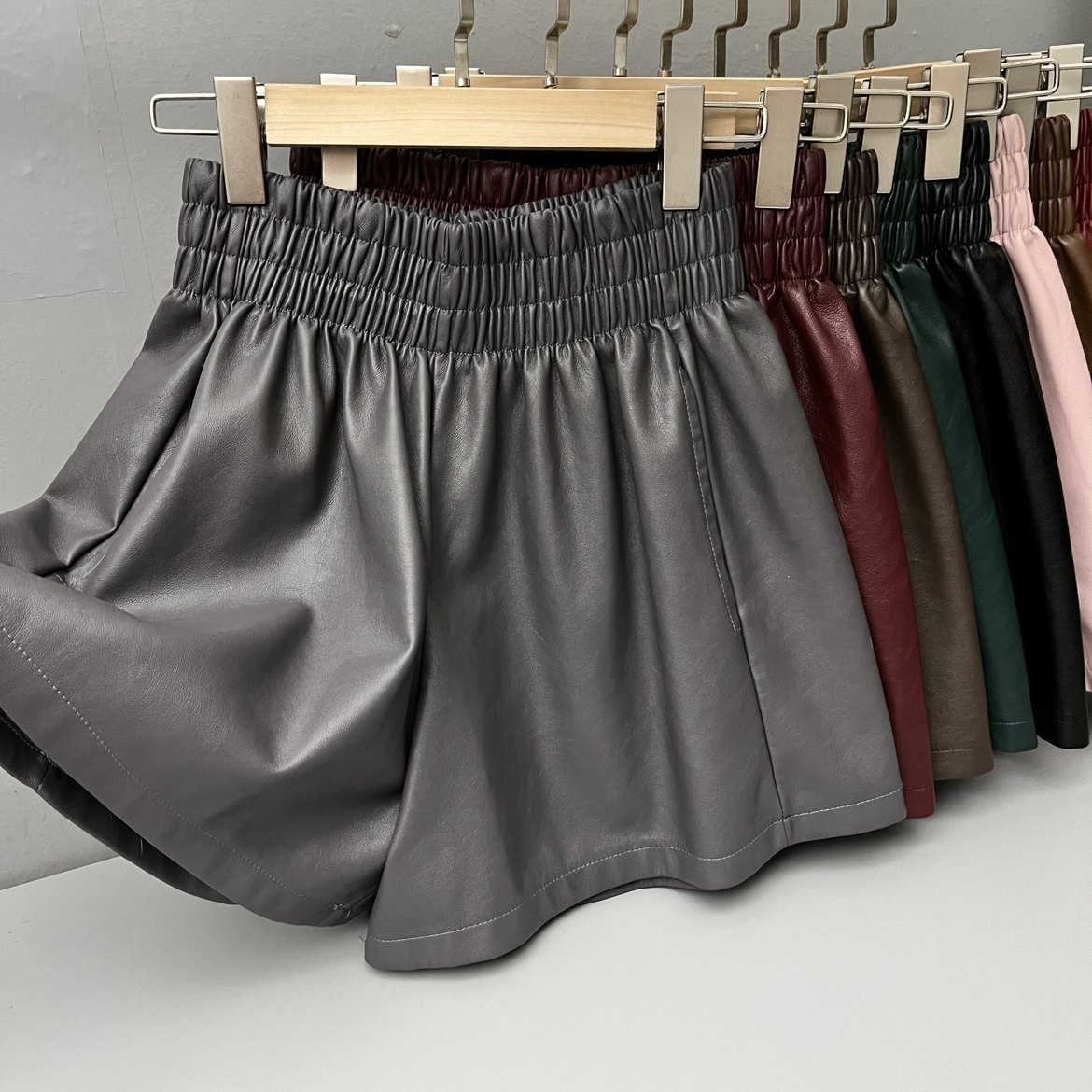 高腰A字阔腿皮短裤女秋冬胖妹妹大码裙裤宽松显瘦百搭PU皮裤靴裤,女装/女士精品,休闲裤,淘宝优惠券,粉丝福利购,淘宝优惠卷